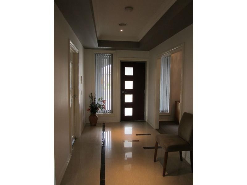 9 Hal Porter Terrace, Lynbrook VIC 3975