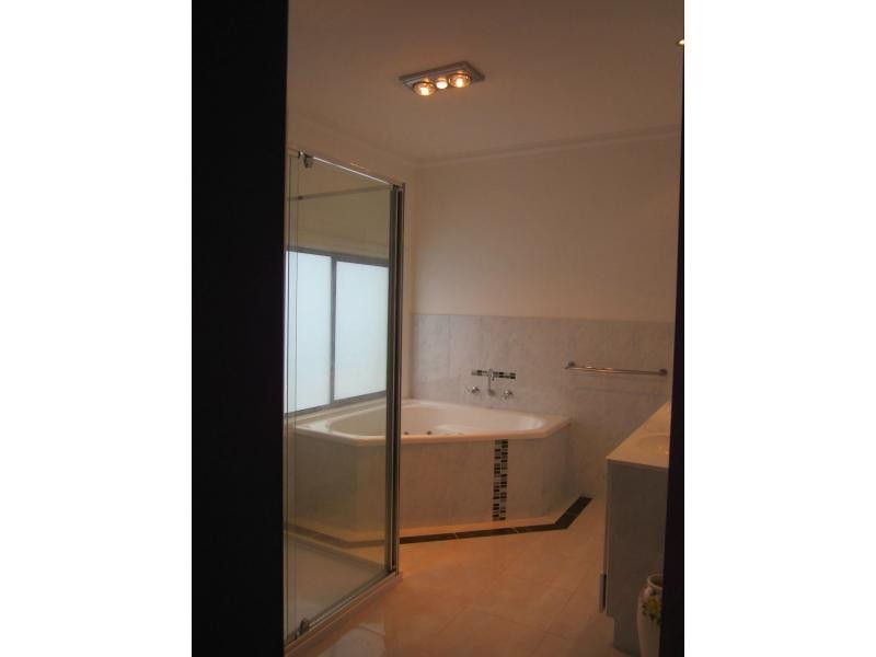 9 Hal Porter Terrace, Lynbrook VIC 3975