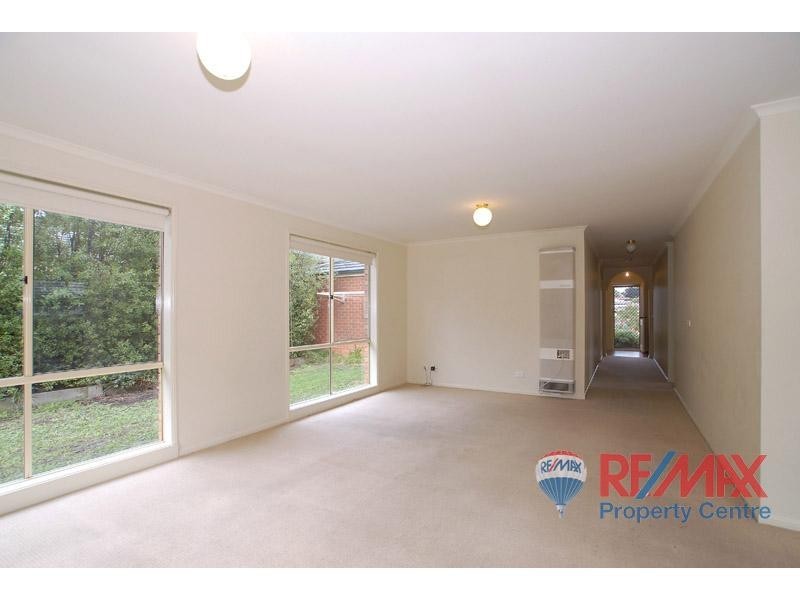 4 Meaby Drive, Pakenham VIC 3810