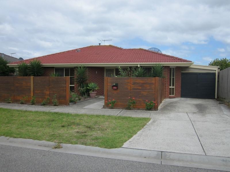 93 Oberon Drive, Carrum Downs VIC 3201
