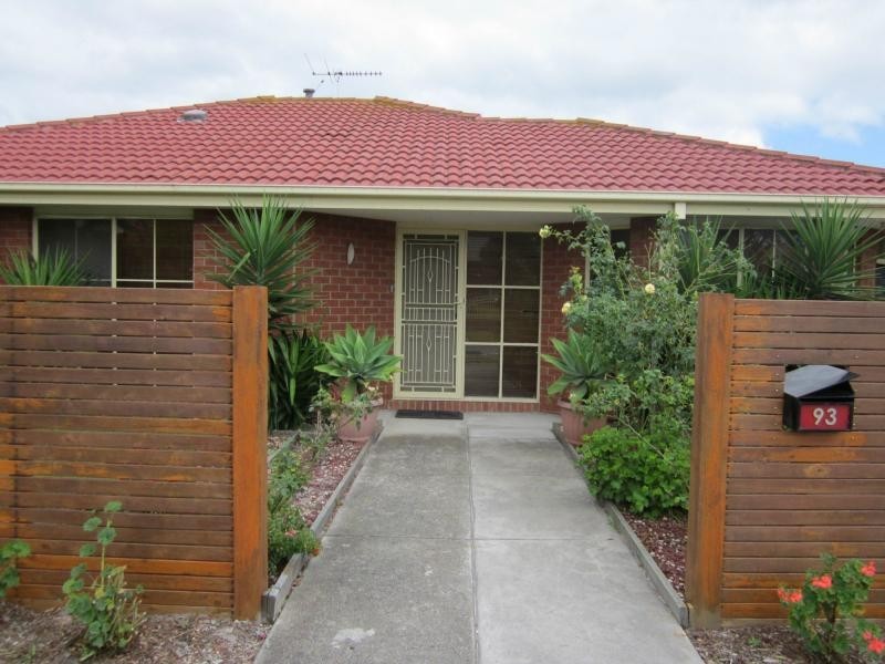 93 Oberon Drive, Carrum Downs VIC 3201