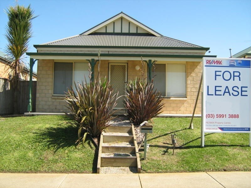 54 Springhill Drive, Cranbourne VIC 3977