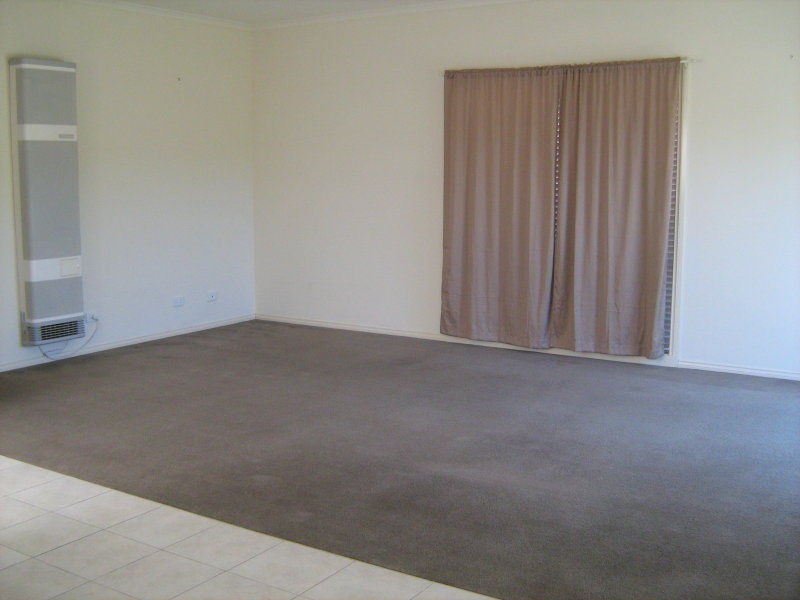 54 Springhill Drive, Cranbourne VIC 3977