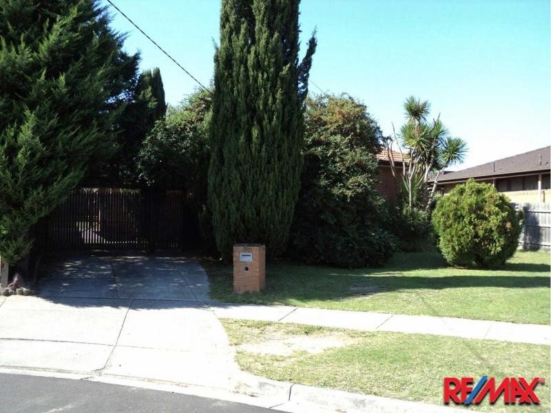 18 Mark Court, Hampton Park VIC 3976