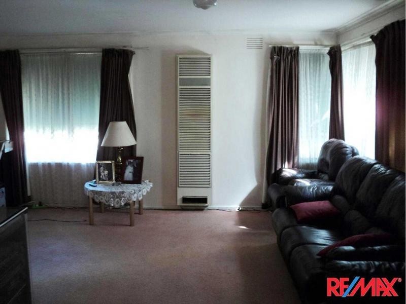 18 Mark Court, Hampton Park VIC 3976