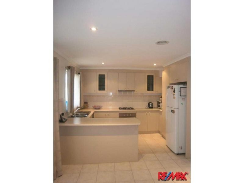 16 Blake Street, Berwick VIC 3806