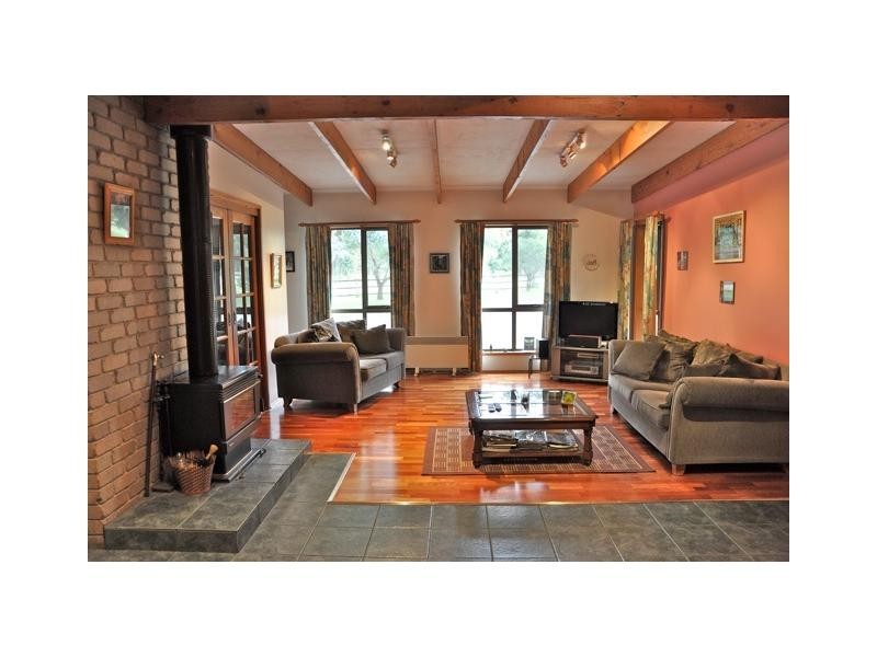 5 Garden Street, Cranbourne East VIC 3977