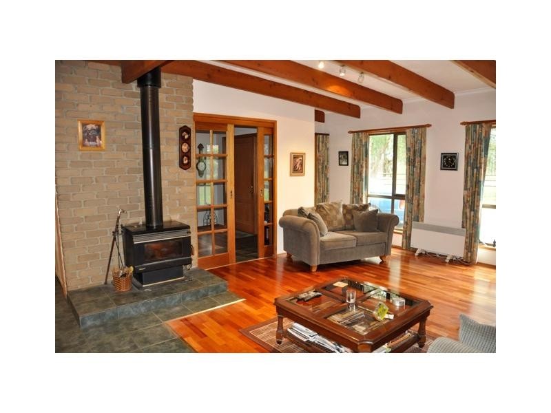 5 Garden Street, Cranbourne East VIC 3977