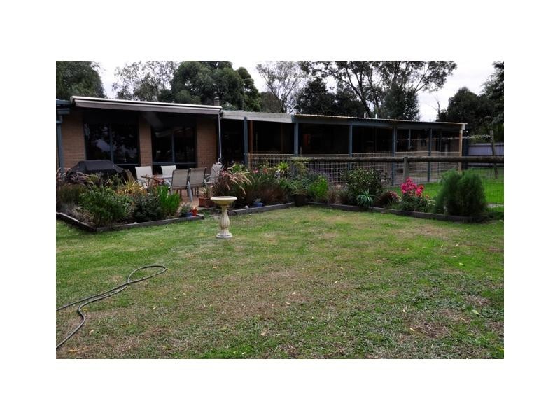 5 Garden Street, Cranbourne East VIC 3977