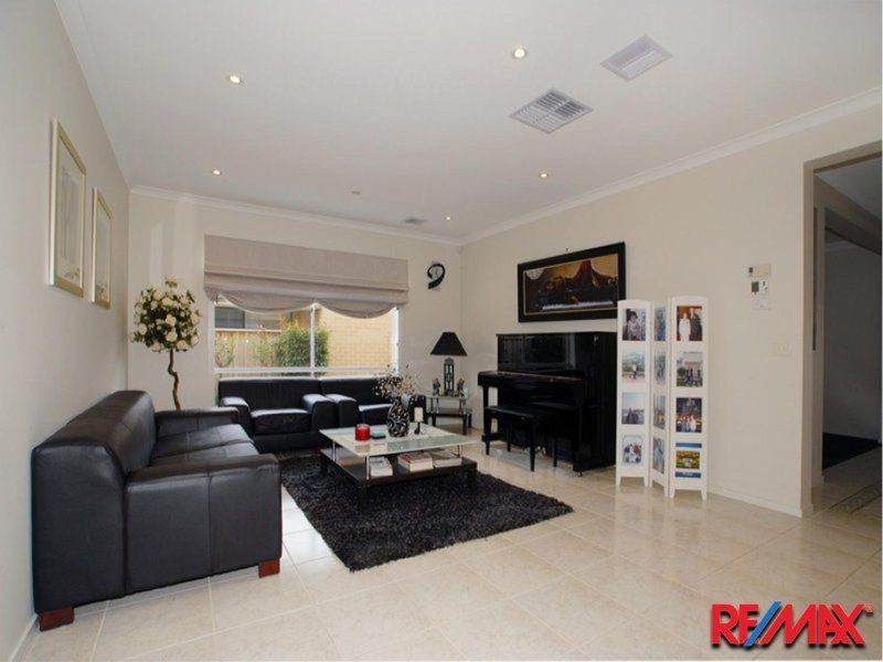 5 Cunningham Crescent, Sandhurst VIC 3977