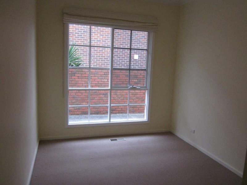 4 Corr Street, Hughesdale VIC 3166