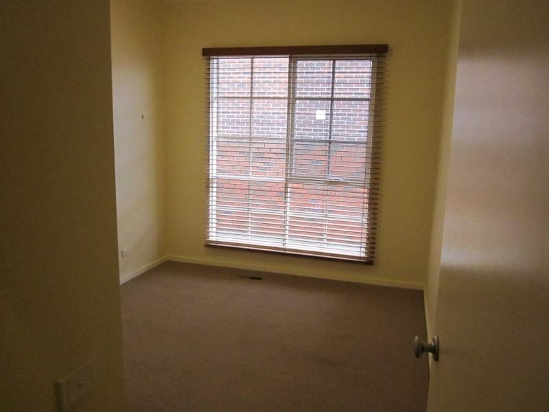 4 Corr Street, Hughesdale VIC 3166