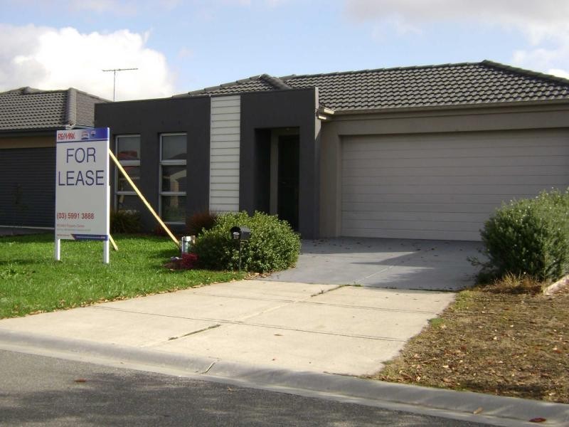 29 Greenaway Terrace, Cranbourne East VIC 3977