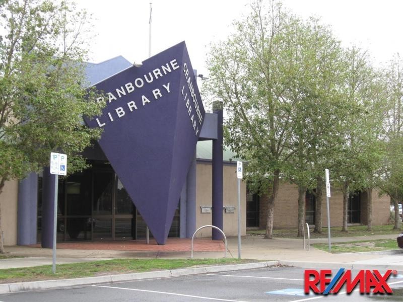 7 Heather Grove, Cranbourne East VIC 3977