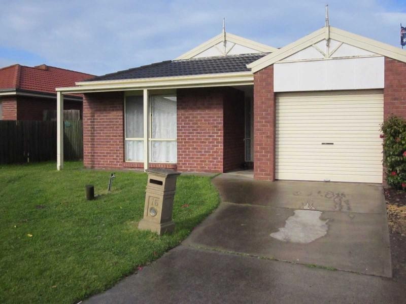 16 Charlotte Place, Cranbourne West VIC 3977