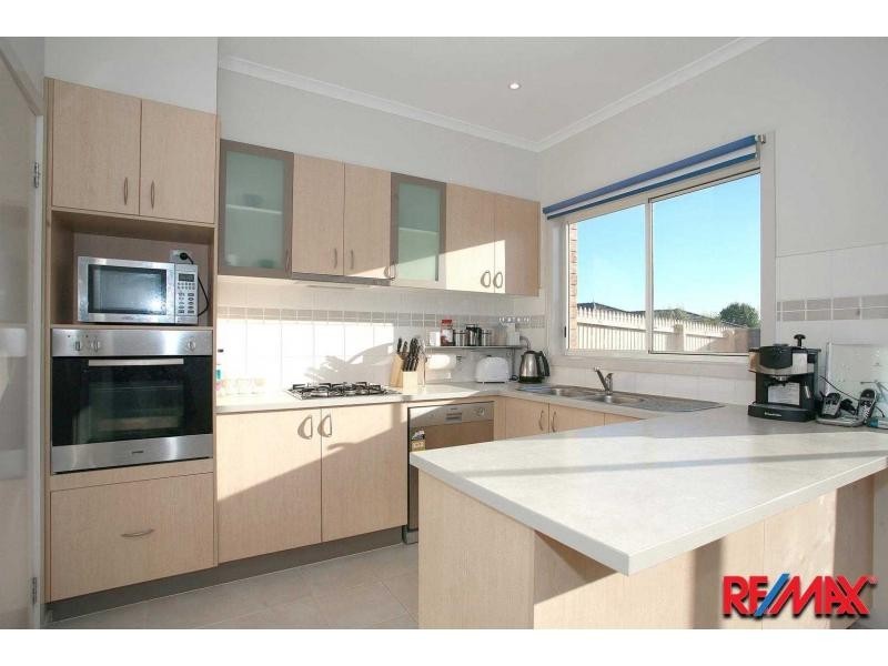 50 Kirren Close, Cranbourne VIC 3977