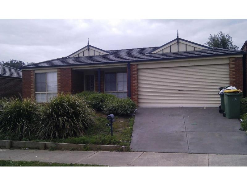 4 Meaby Drive, Pakenham VIC 3810