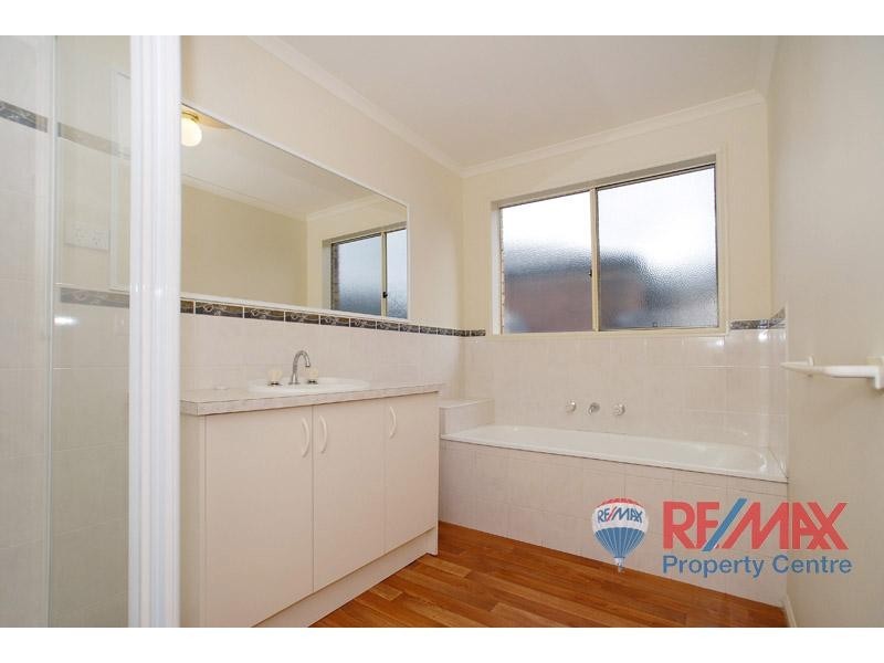4 Meaby Drive, Pakenham VIC 3810