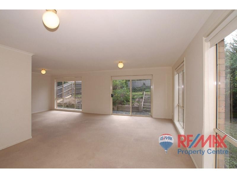 4 Meaby Drive, Pakenham VIC 3810