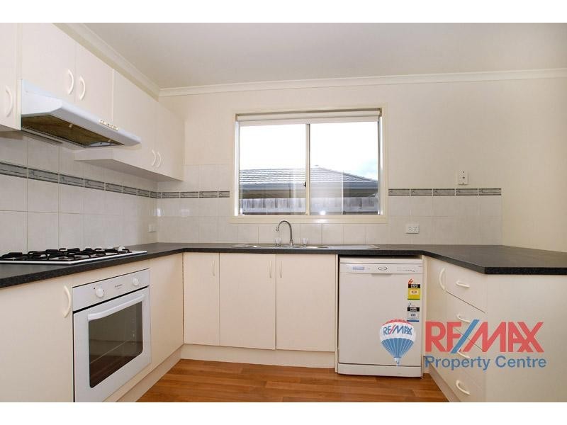 4 Meaby Drive, Pakenham VIC 3810