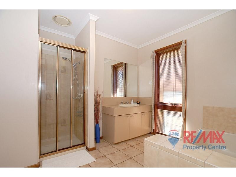 9 Bryson Court, Endeavour Hills VIC 3802