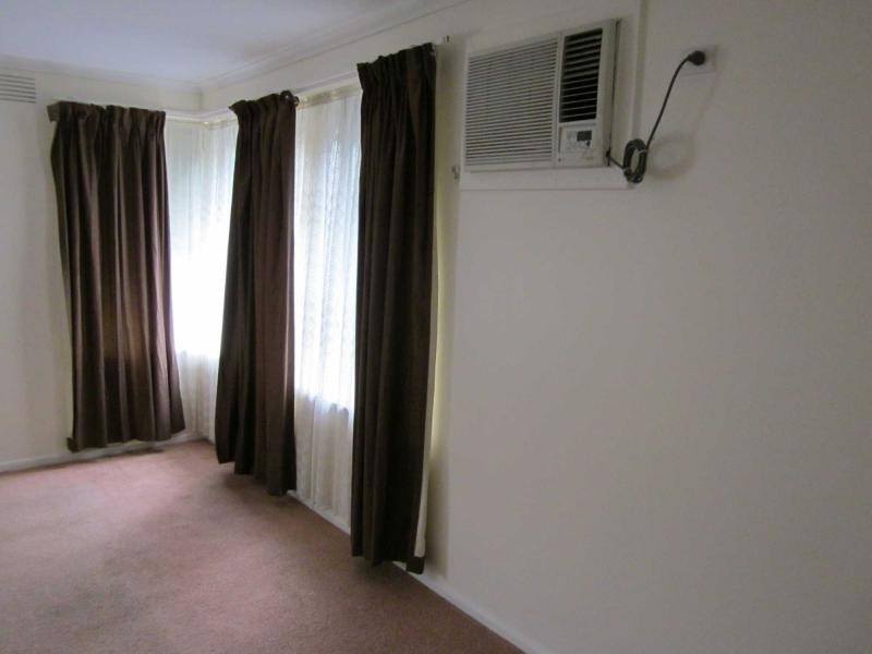 18 Mark Court, Hampton Park VIC 3976