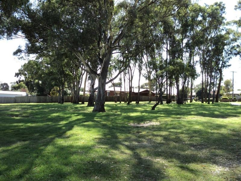 18 Mark Court, Hampton Park VIC 3976