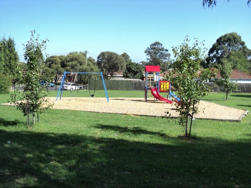 18 Mark Court, Hampton Park VIC 3976