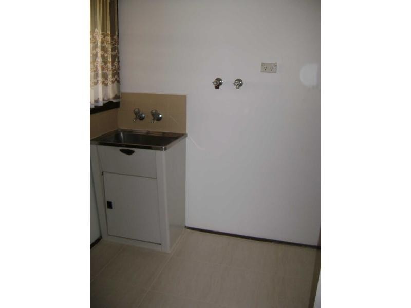 12 Hallam Road, Hampton Park VIC 3976