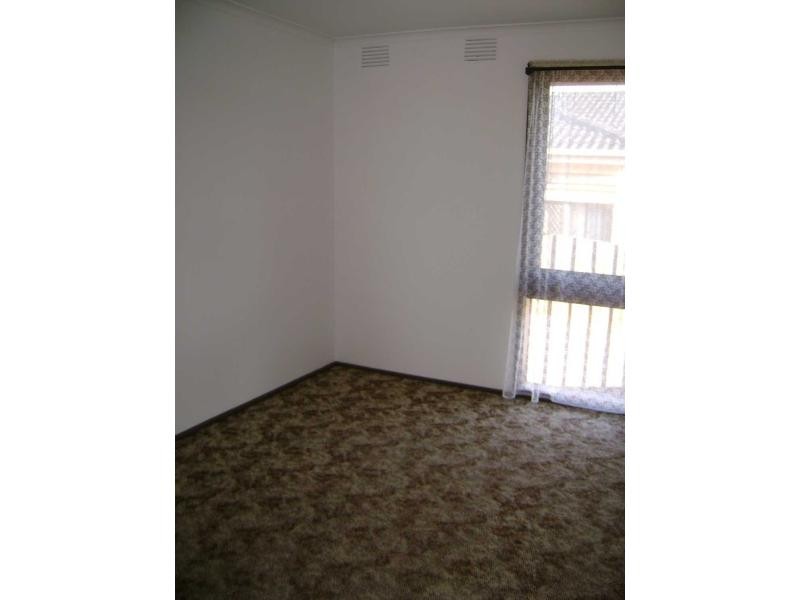 12 Hallam Road, Hampton Park VIC 3976