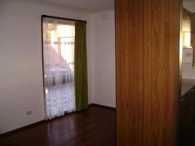 12 Hallam Road, Hampton Park VIC 3976