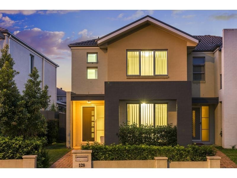 128 Stanhope (quiet Vehicle Access Via Rear Lane) Parkway, Stanhope Gardens NSW 2768