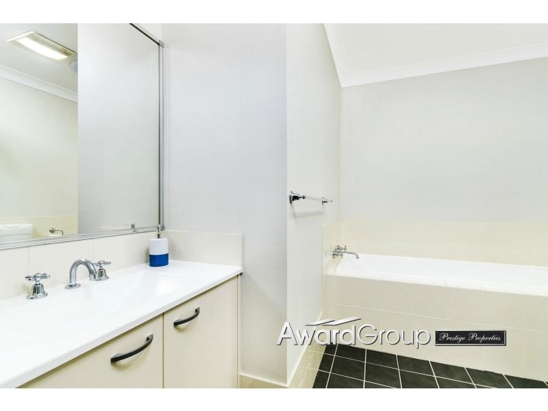 128 Stanhope (quiet Vehicle Access Via Rear Lane) Parkway, Stanhope Gardens NSW 2768