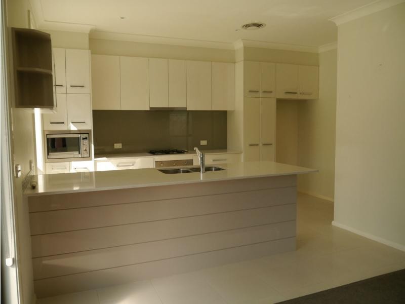 11 Baronia Circuit, Castel Estate, Castle Hill NSW 2154