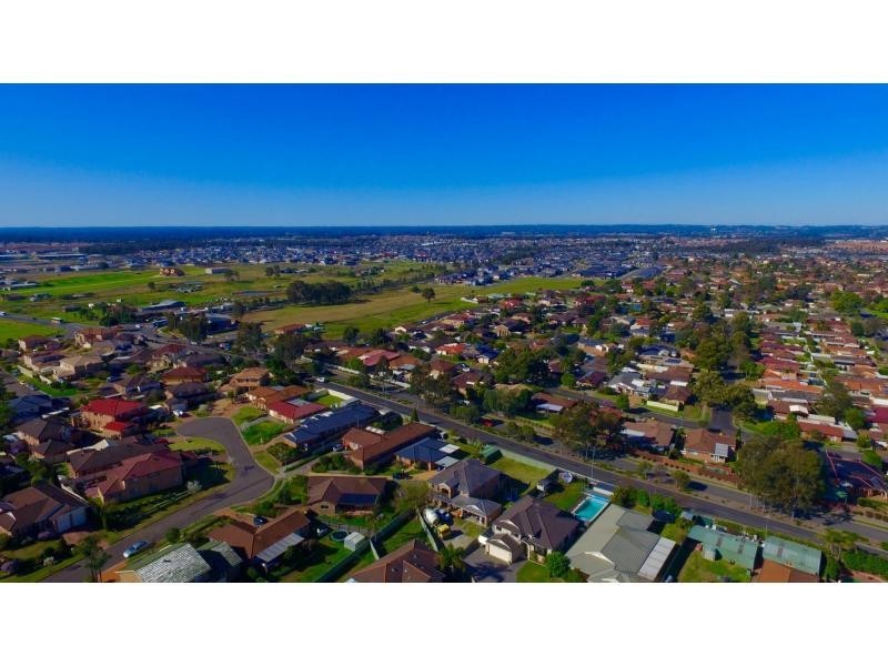 11 Samuel Place, Quakers Hill NSW 2763