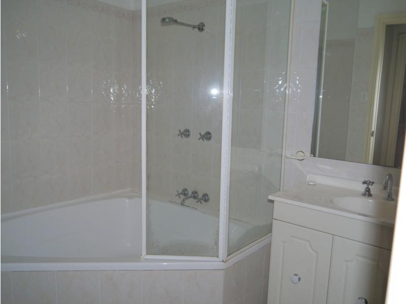 Villa 2/27 Huxley Street, West Ryde NSW 2114