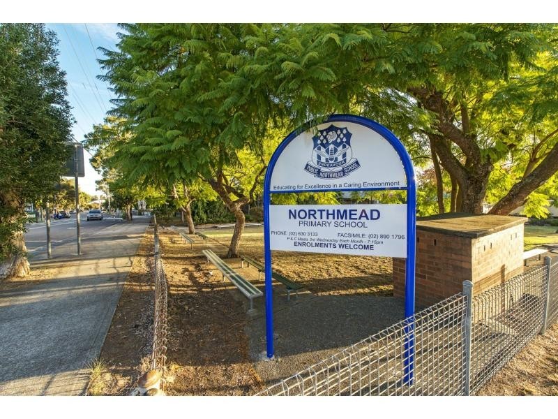 13 Roslyn Avenue, Northmead NSW 2152