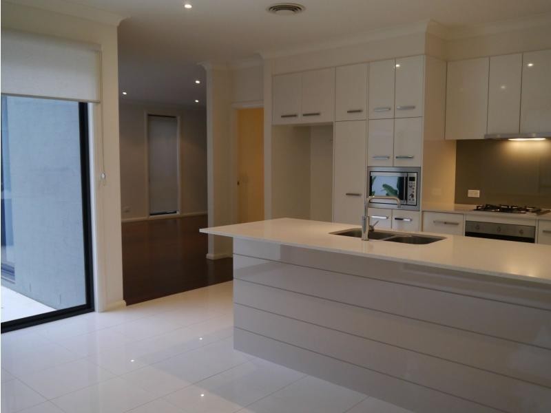 13 Baronia Circuit, Castle Hill NSW 2154