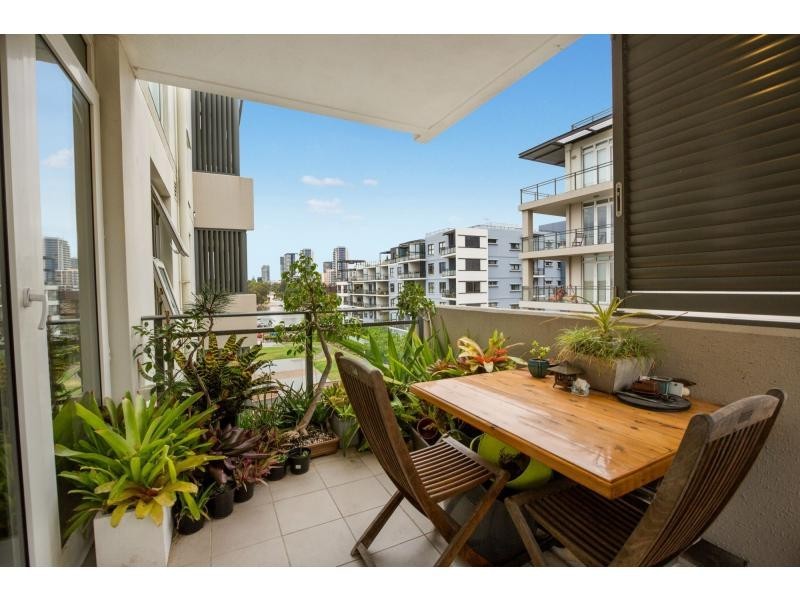 18/1 Bay Drive, Meadowbank NSW 2114