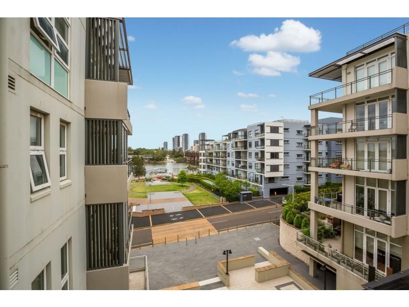 18/1 Bay Drive, Meadowbank NSW 2114
