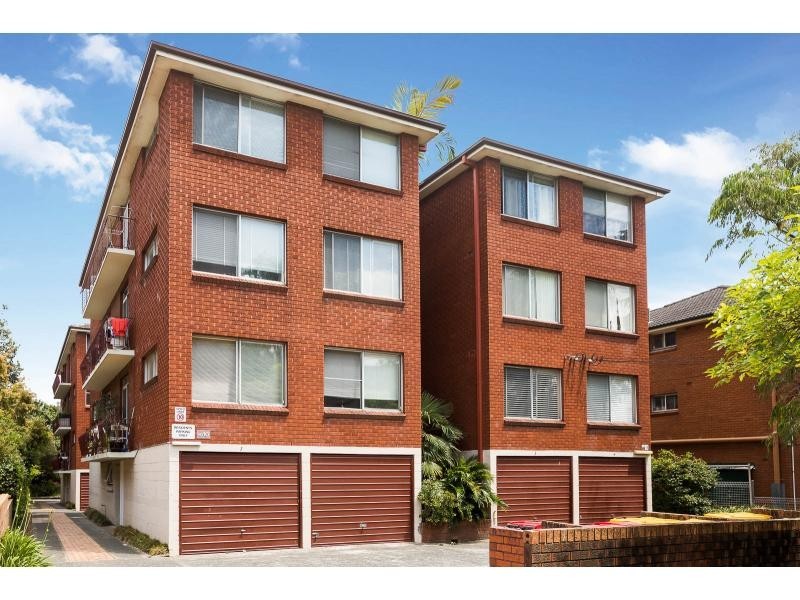 17/10 Bank Street, Meadowbank NSW 2114