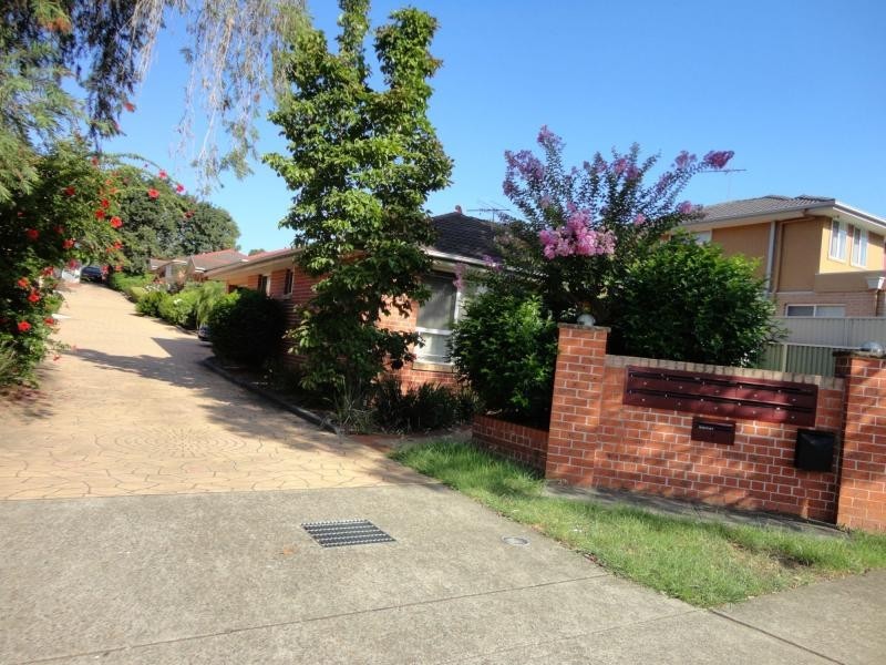 6/10-12 Rickard Street, Merrylands NSW 2160