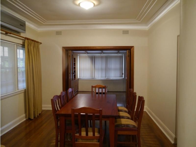 4 Gordon Crescent, Denistone NSW 2114