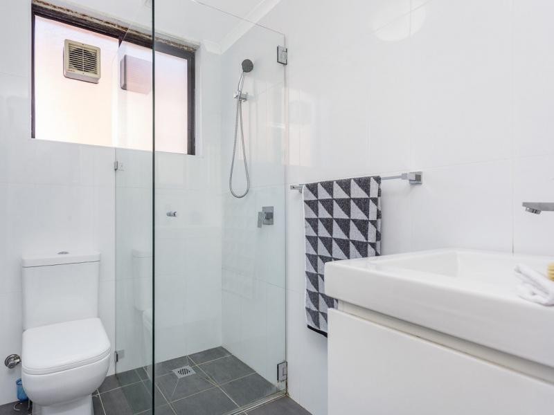 Unit 4/6 Bank Street, Meadowbank NSW 2114