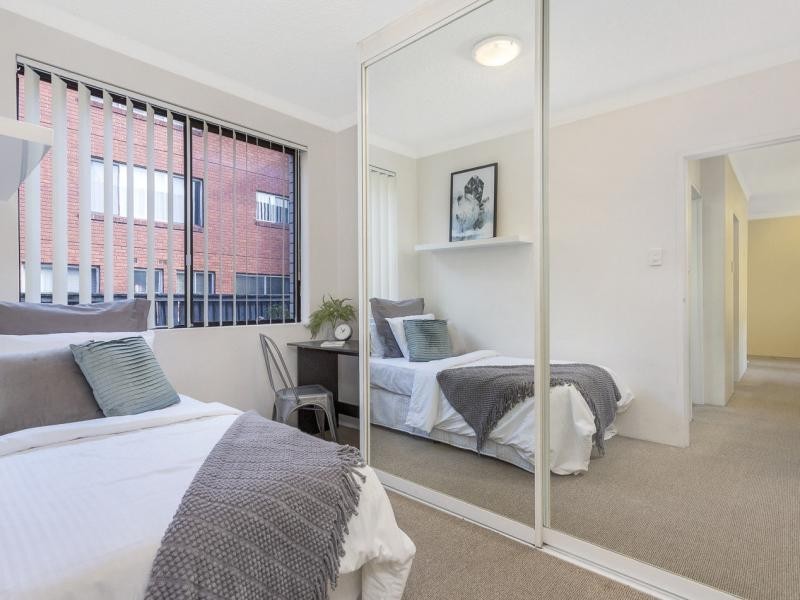 Unit 4/6 Bank Street, Meadowbank NSW 2114