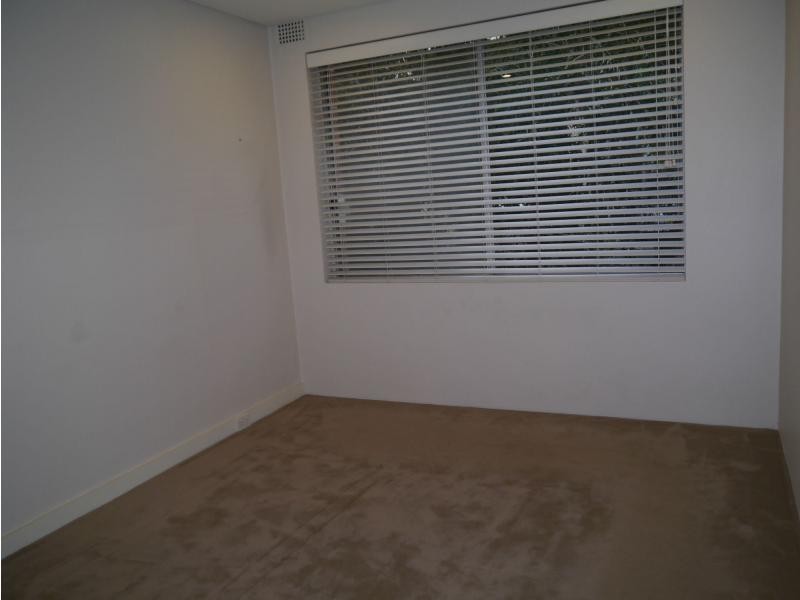 Unit 2/15 Bank Street, Meadowbank NSW 2114