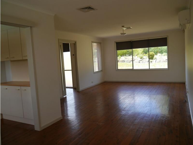 8 McMillan Avenue, Winston Hills NSW 2153