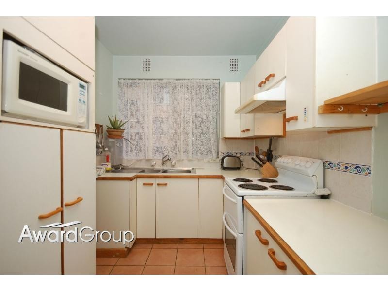 2/33 Meadow Crescent, Meadowbank NSW 2114