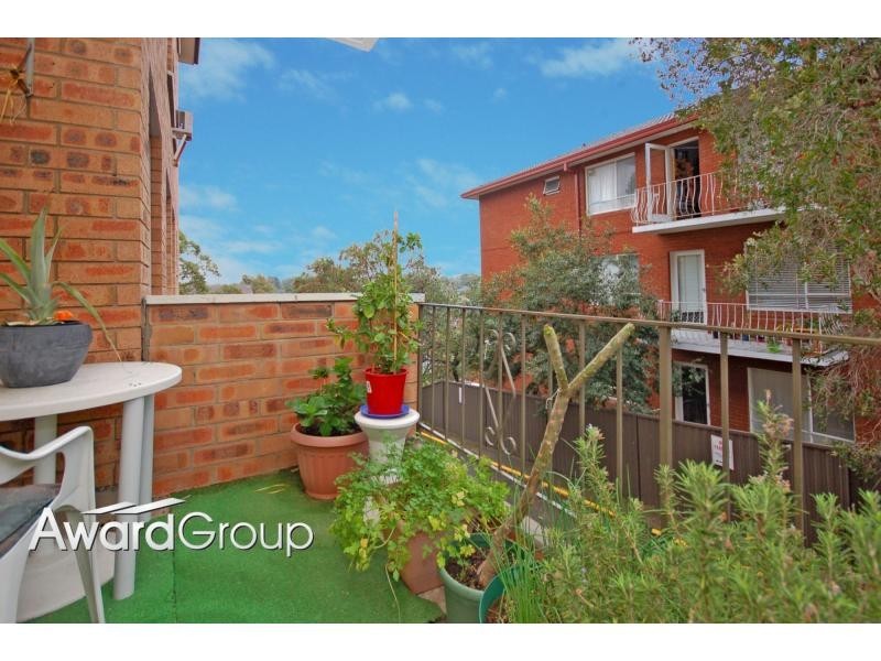 2/33 Meadow Crescent, Meadowbank NSW 2114