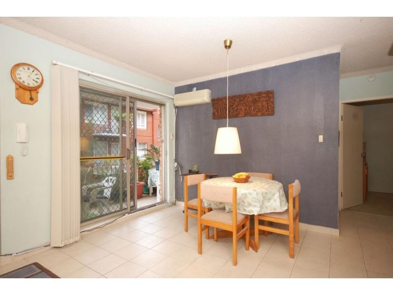 2/33 Meadow Crescent, Meadowbank NSW 2114